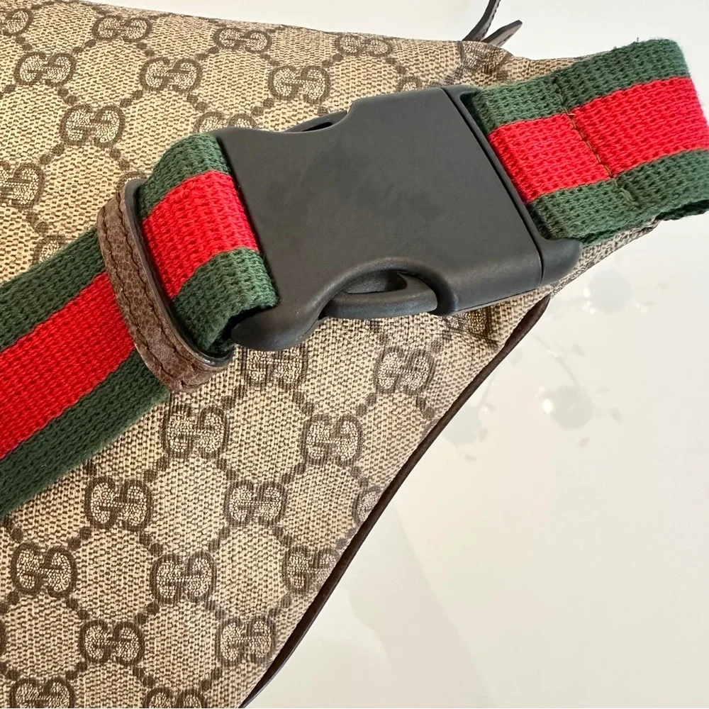 Gucci GG Supreme Canvas Night Courier Waist Bag